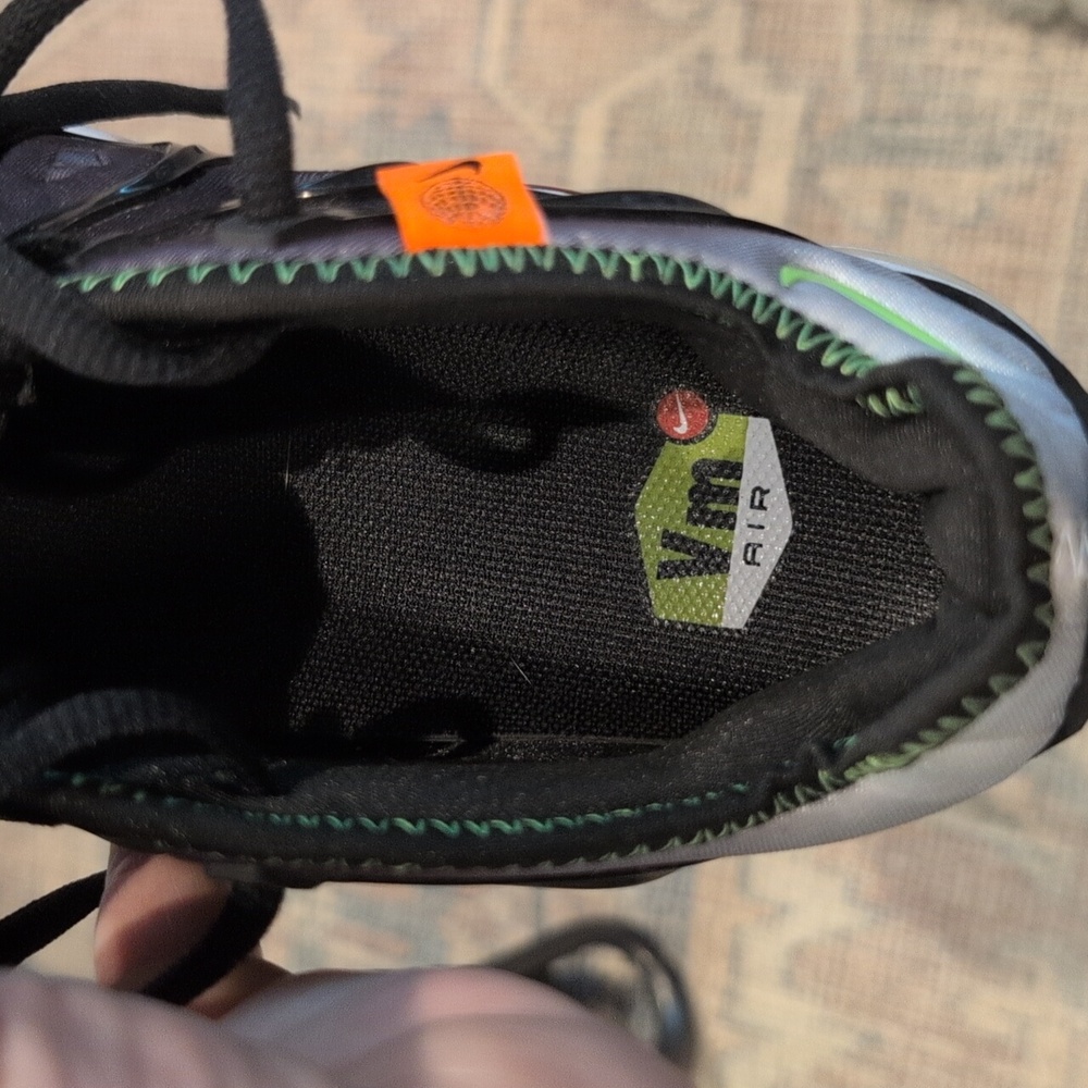 Women's Nike Air Vapormax Plus - Picture 6 of 9